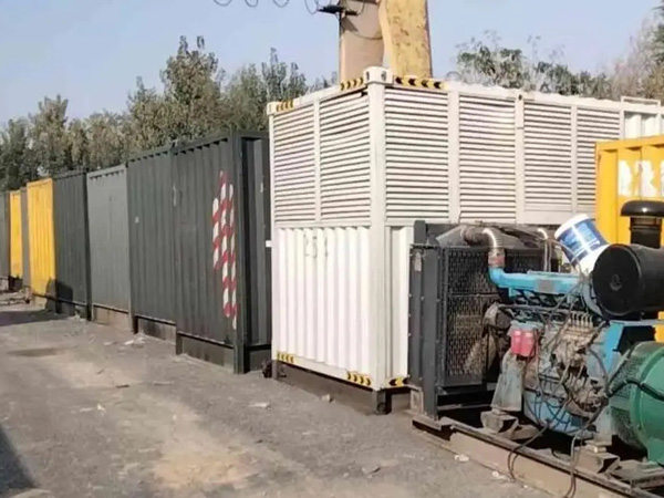 宁阳200KW柴油发电机机组每小时油耗是多少？